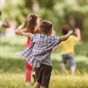 Dia das Crianças com brincadeiras e jogos cooperativos