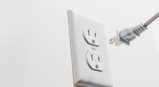 Entenda as bandeiras tarifárias e descubra dicas valiosas para economizar na conta de luz.