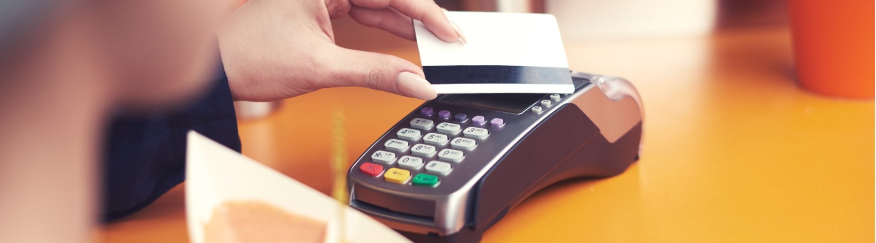 Banner - Tipos de consumidores: quem é você com o cartão de crédito na mão?