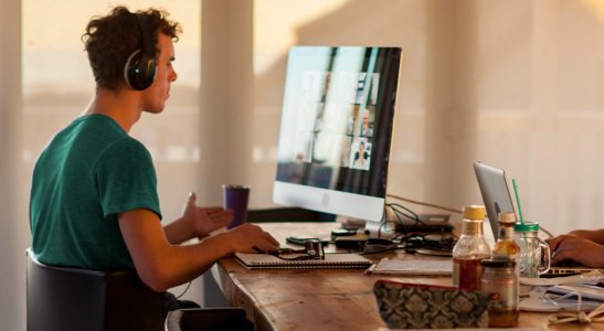 Orientadas a promover a educação financeira, cooperativas se destacam na prática